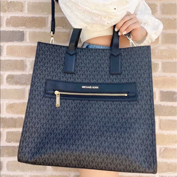 NWT Michael Kors Signature Large Tote Bag - Picture 5 of 5